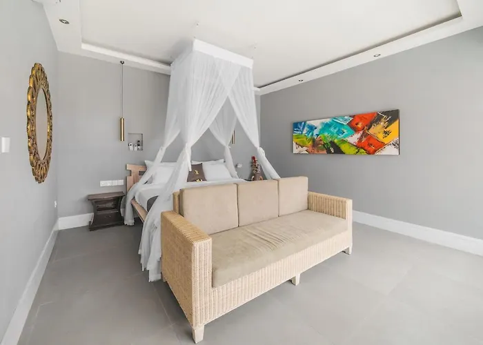 Xxtra - Luxury 4br - Sauna, Bar & Cold Plunge Villa Seminyak (Bali)