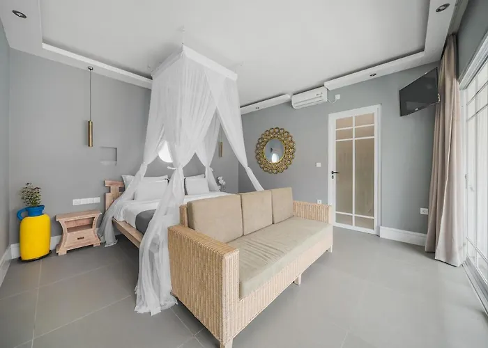 Villa Xxtra - Luxury 4br - Sauna, Bar & Cold Plunge Seminyak (Bali)
