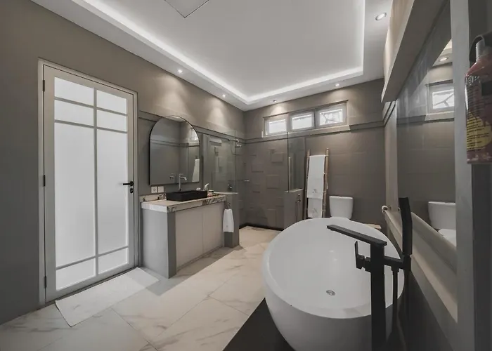 Xxtra - Luxury 4br - Sauna, Bar & Cold Plunge Seminyak (Bali)
